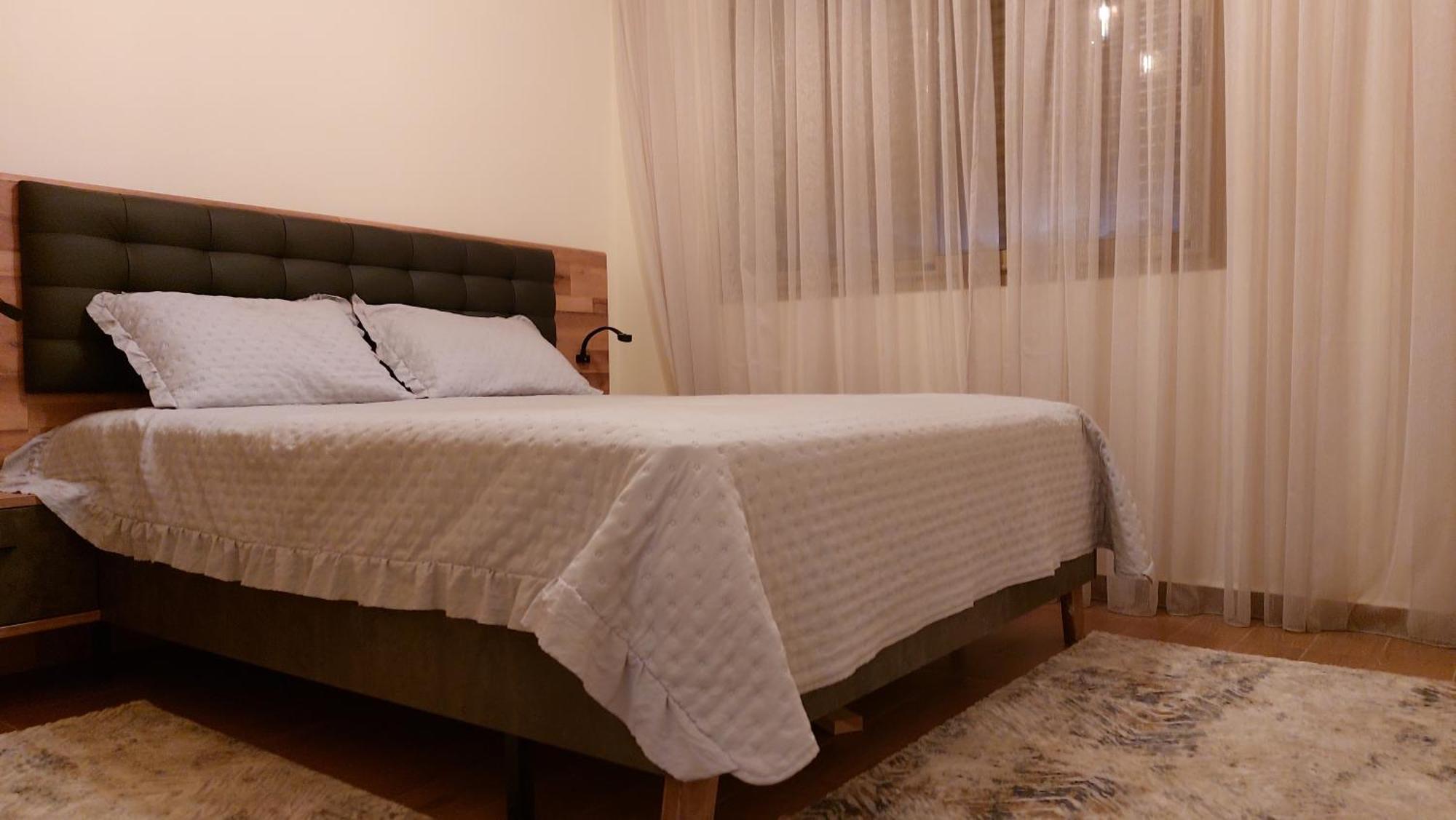 En Avec Piscine Appartement *